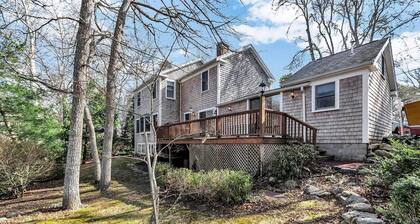 4BR Coastal Retreat Walk to Beach, Deck & BBQ Sleeps 12 Near Ocean Backyard Deck
