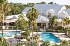 Pool - Orlando | Couples Theme Park Getaway | Pool + Hot Tub (Orlando)