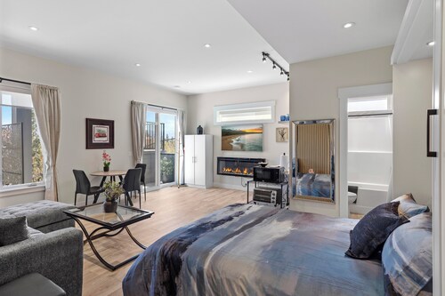Lovely Guest Studio near Golf Courses and Wine Country.
