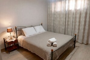 1 Schlafzimmer, Schreibtisch, Bügeleisen/Bügelbrett, kostenloses WLAN
