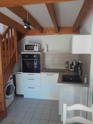 Private kitchen - The house of happiness (Villeneuve-lès-Maguelone)