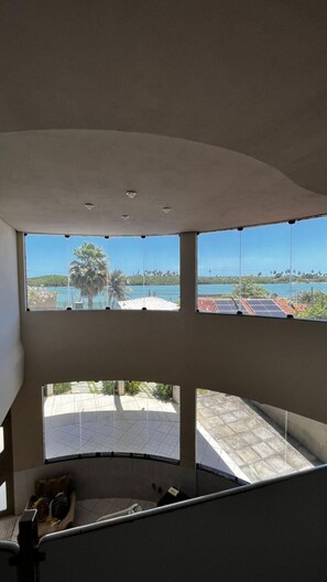 Casa de luna de miel, acceso a la alberca, vista al lago | Vista al lago