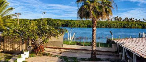 Honeymoon House, Pool Access, Lake View | Lake view