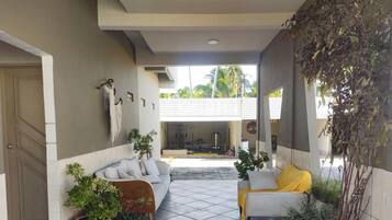 Maison Lune de Miel, accès piscine, vue lac | Vue sur le jardin