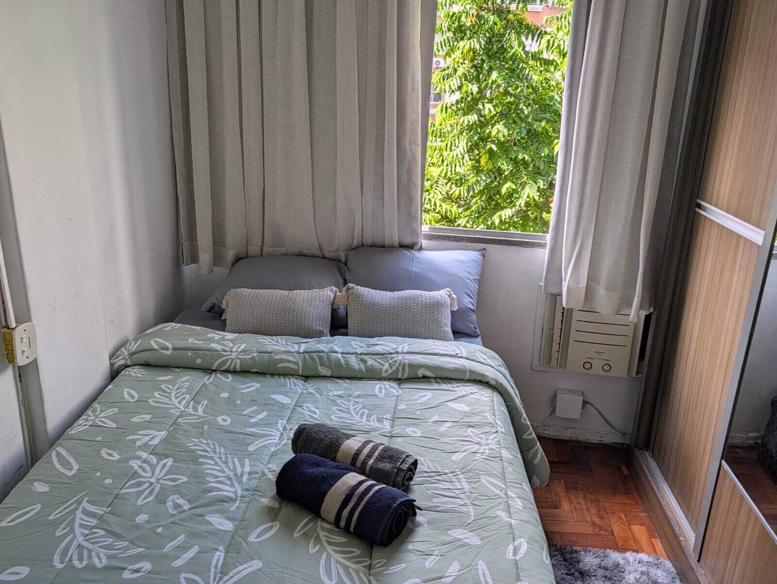 1 bedroom, iron/ironing board, internet, bed sheets