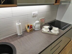 Private kitchen - Cozy 1-bedroom apartment in soothing Bijeljina with AC (Bijeljina)