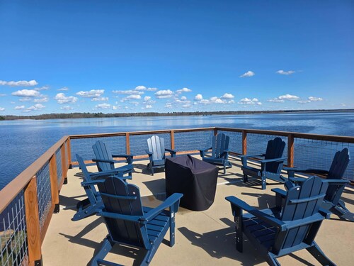 10BR Lakehouse Sleeps 28| Hot Tub & Beach |Pontoon