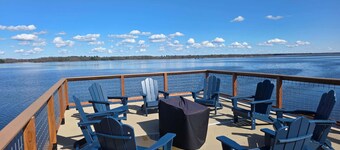 10BR Lakehouse Sleeps 28| Hot Tub & Beach |Pontoon