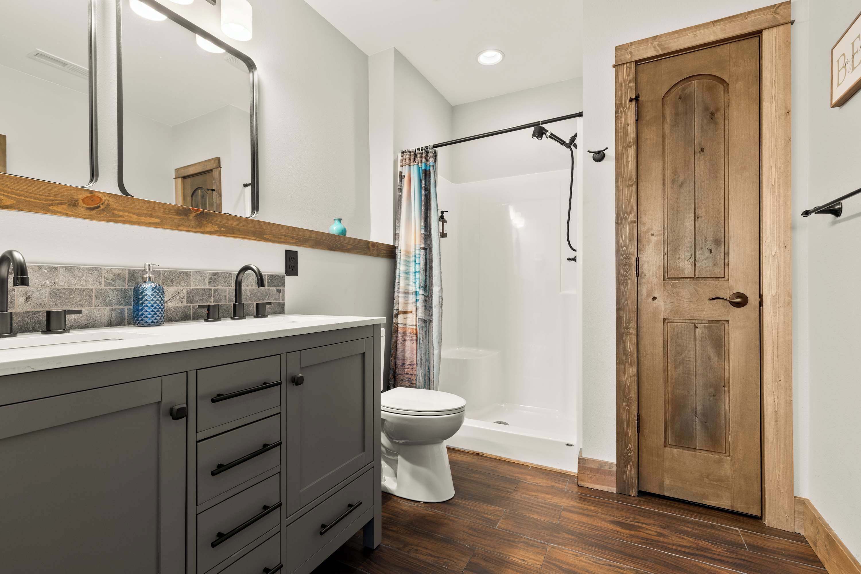 Shower, hair dryer, towels, shampoo