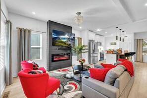 Living area - Top-Rated Atlanta Vacation Home Close to Airport (East Point)