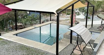 Neyz Farmyardz | Whole House