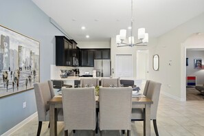 Dining - Beautiful Condo with Kids Bedroom, Near Attractions (Kissimmee)