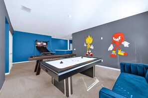 Interior - Upstay Spacious Villa w Pool, Hot Tub & Game Room (Kissimmee)