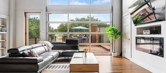 Luxury 7BR Hill Country Gem With Barndominium