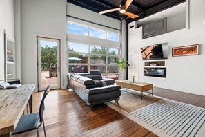 House (3 Bedrooms) | Interior - Contemporary Country Style Gem w/ BBQ & Swim Spa (Dripping Springs)