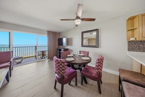 Dining - Oceanfront Oasis | Pono Kai Resort | B204 (Kapaʻa)