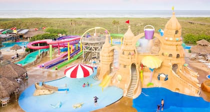 Wake Up to Ocean Views - Beachfront Balcony, Pool