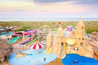 Wake Up to Ocean Views - Beachfront Balcony, Pool