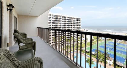 Wake Up to Ocean Views - Beachfront Balcony, Pool