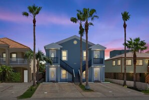 Apartment (2 Bedrooms) | Interior - Modern Beachside Condo w/ Pool-south Padre Island (South Padre Island)