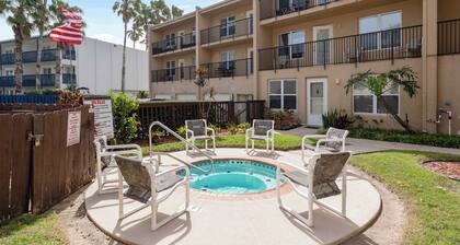 Steps From Beach, Condo With Pool and Hot Tub