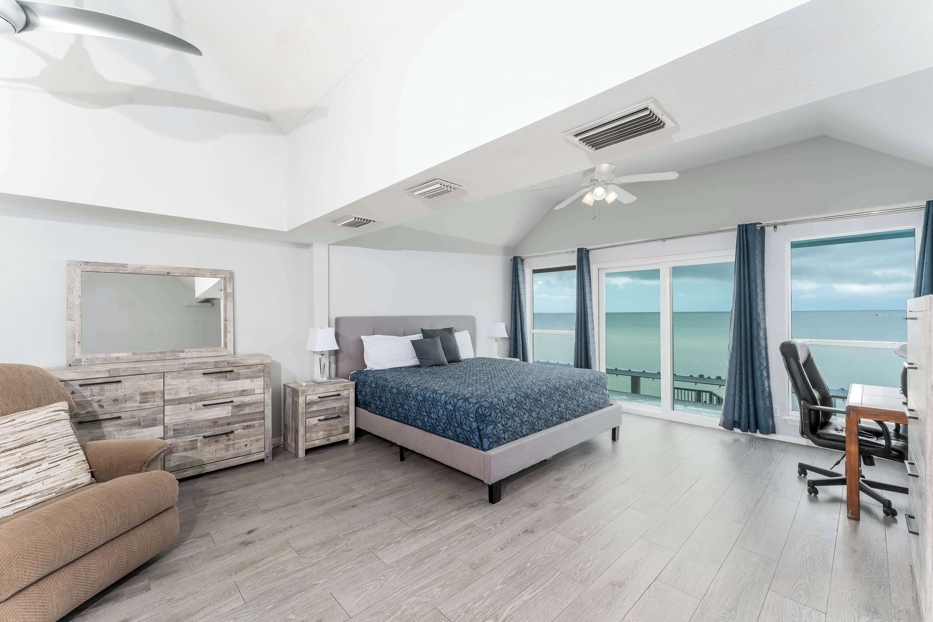 House (4 Bedrooms) | Front of property