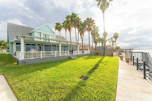 House (4 Bedrooms) | Interior - Bayside Waterfront Home With Private Patio (Port Isabel)