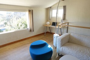 Living area - Loft Saint Quentin la Poterie (Saint-Quentin-la-Poterie)