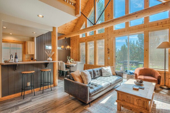 Smart TV, fireplace, offices