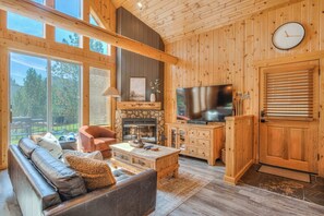 Smart TV, fireplace, offices