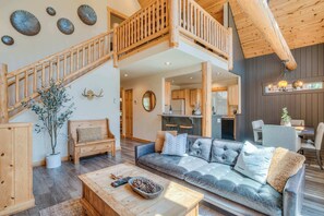 Smart TV, fireplace, offices