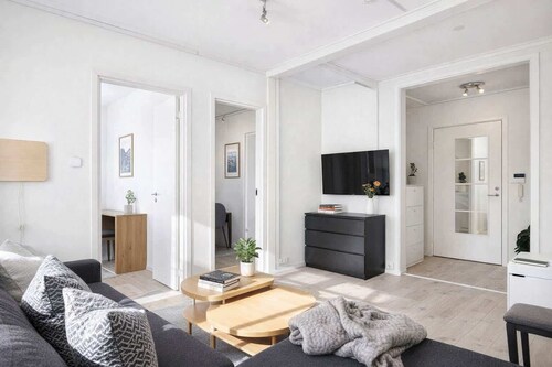 4 Bedrooms, King Bed, in the Heart of Bergen
