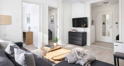 4 Bedrooms, King Bed, in the Heart of Bergen