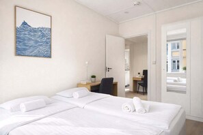 4 多间卧室、熨斗/熨衣板、旅行婴儿床、WiFi