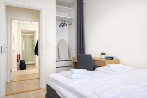 4 多间卧室、熨斗/熨衣板、旅行婴儿床、WiFi