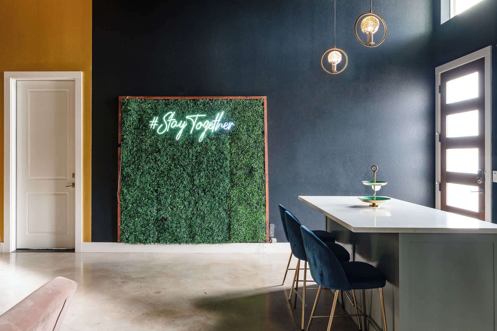 المنشأة من الداخل