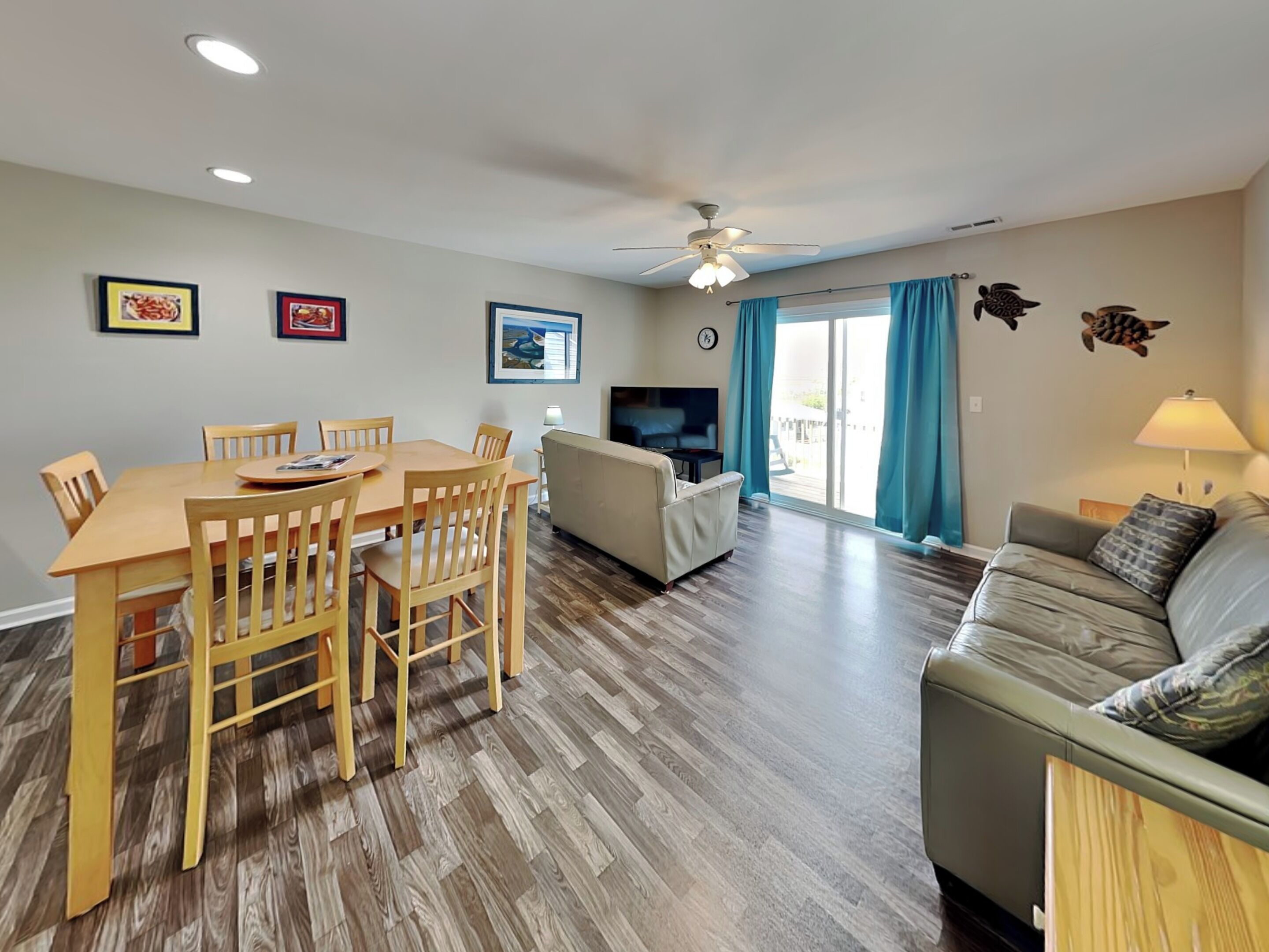 สตูดิโอ (3 Bedrooms) | ด้านหน้าที่พัก