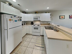 Studio (3 Bedrooms) | Property amenity - Lazy Daze (Holly Ridge)