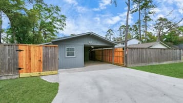 Deluxe House | Exterior