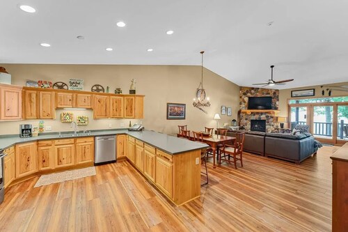 NEW - Lake & Beach Front -Directly On Castle Rock Lake.  Newly updated!
