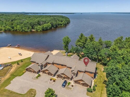 NEW - Lake & Beach Front -Directly On Castle Rock Lake.  Newly updated!