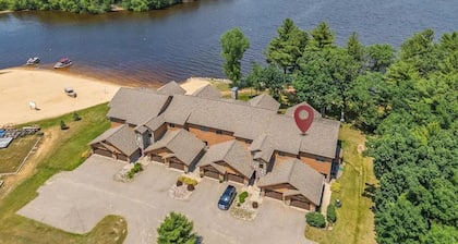NEW - Lake & Beach Front -Directly On Castle Rock Lake. Newly updated!