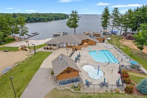 NEW - Lake & Beach Front -Directly On Castle Rock Lake.  Newly updated!