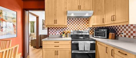 Fridge, microwave, oven, stovetop