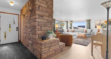 7th & Sea | Olympic Mid-Century Scenic Getaway