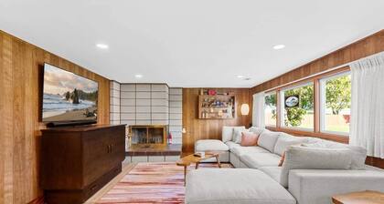 7th & Sea | Olympic Mid-Century Scenic Getaway