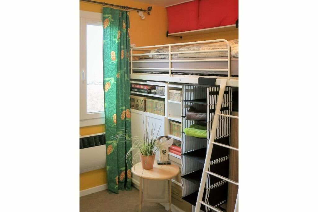 Economy Single Room, Shared Bathroom