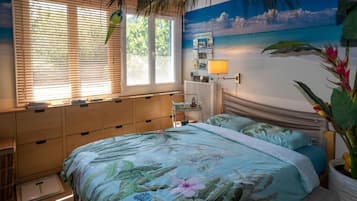 Chambre Double, 1 lit double, salle de bains commune, vue jardin