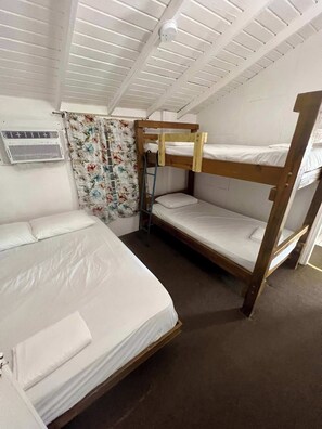 2 Schlafzimmer, Reisekinderbett, Bettwäsche