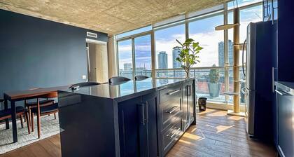 Modern 1BR Loft w/ Balcony & City Views